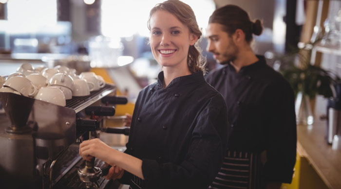 Einsatz der Kasse im Café